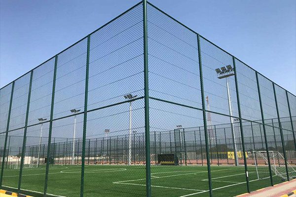 J9集团照明1000W投光灯用在迪拜的球场项目